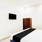 Spot On Ravindras Hotel