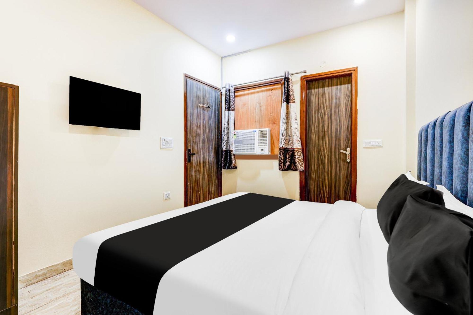 Spot On Ravindras Hotel